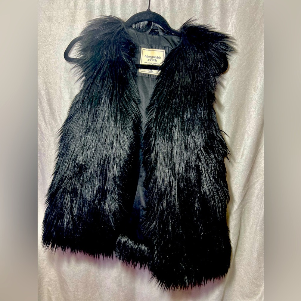 Abercrombie & Fitch Faux Fur Vest